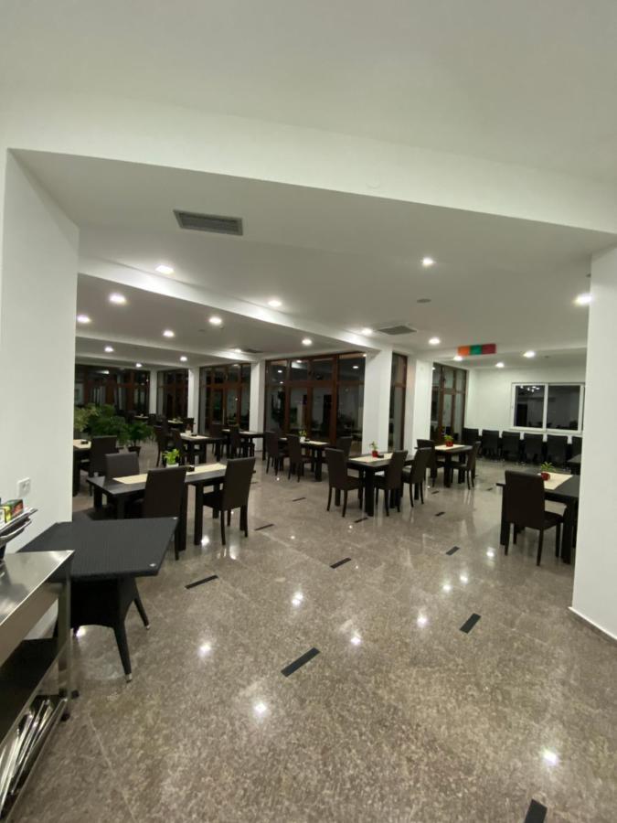 Hotel Vienna Херцег-Нови Экстерьер фото